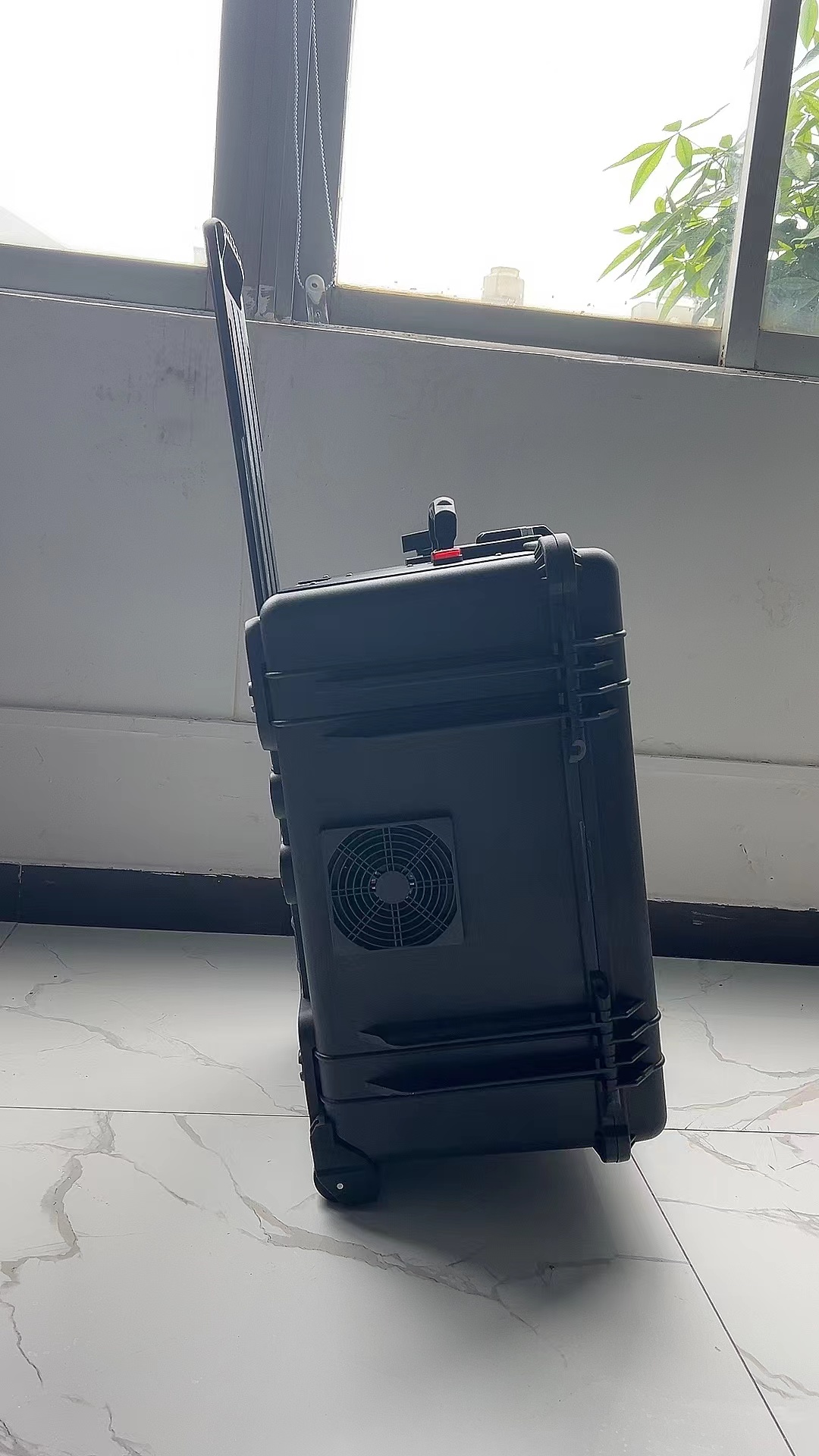 金湾手拉箱型移动通信干扰器